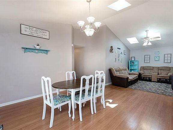 3rd image of 110 Newport Sq