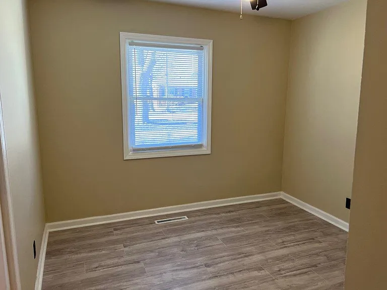 408 Brooke Dr — Photo 16