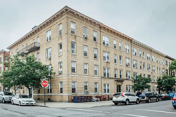 Rented by Nooklyn NYC LLC | media 42