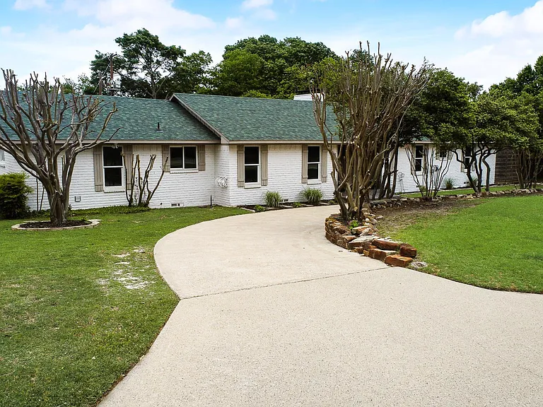 6217 Alpha Rd — Photo 49