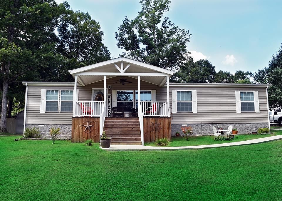 1st image of 15 Janice Ln