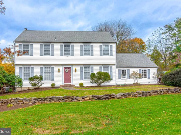 21 Woods End Dr, Doylestown, PA 18902