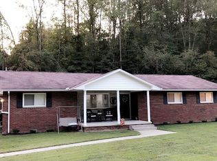 730 Old Tuppers Creek Rd, Charleston, WV 25312