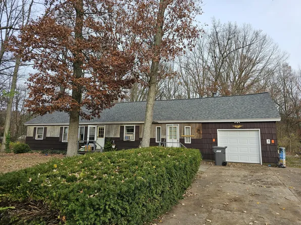 1560 S Brooks Rd, Muskegon, MI 49442