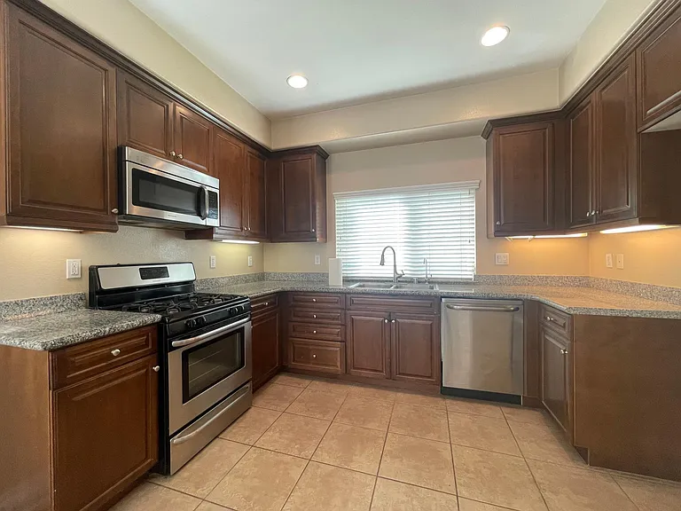 3818 Carrotwood St — Photo 4