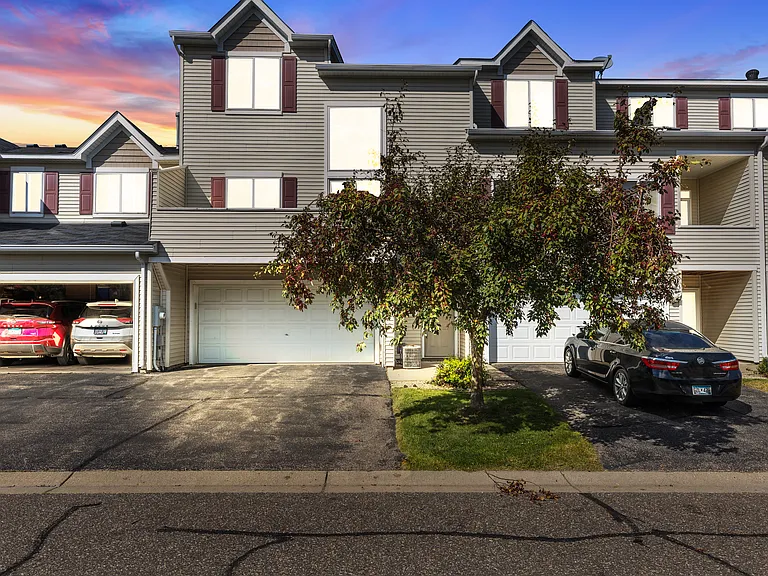 6834 Meadow Grass Ln S — Photo 1
