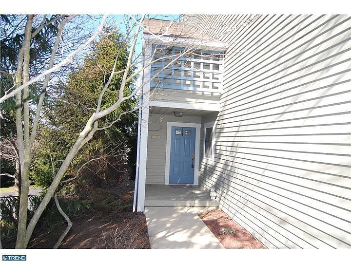 2024 Meadow Gln photo 1