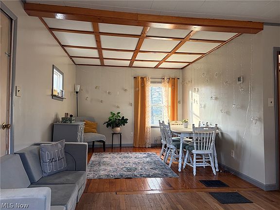 3rd image of 3719 Holmes Rd