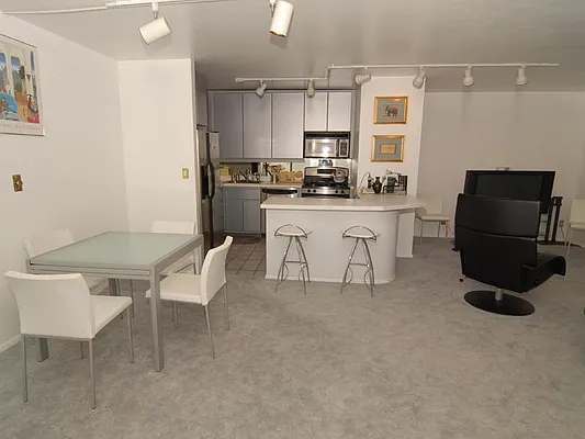 Sold by Sotheby's International Realty | media 15