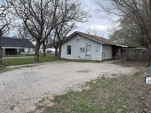 300 E Willow St, Holdenville, OK 74848