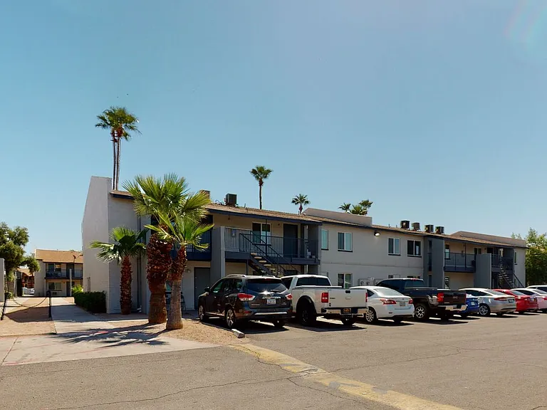 Golden Key Apartments — Photo 12