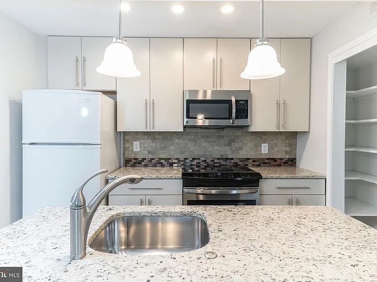 3920 Penderview Dr — Photo 3
