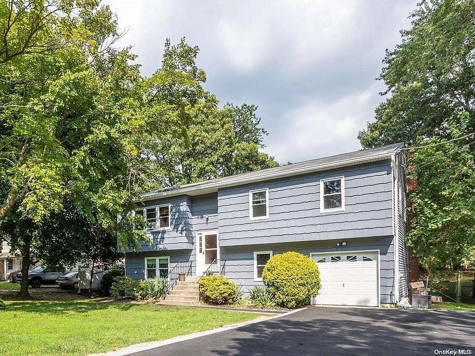 1st image of 321 Magnolia Drive