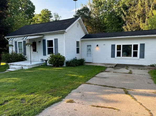130 E Fargo St, Sheridan, MI 48884