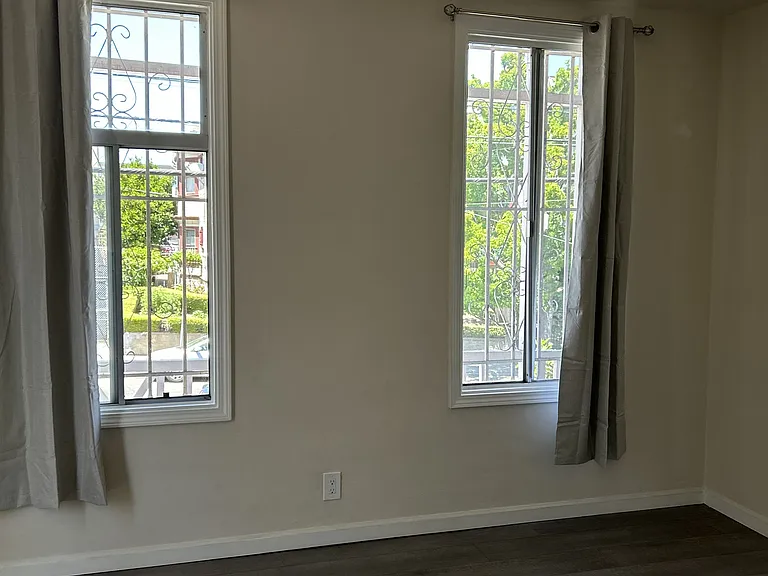 1718 5th Ave #1 — Photo 3