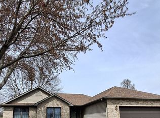 3809 Bergamot Dr, Springfield, IL