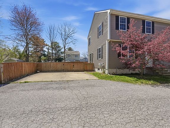 3rd image of 262 Stevens St