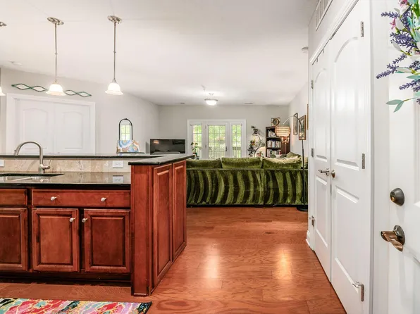 705 N State St APT 100, Westerville, OH 43082