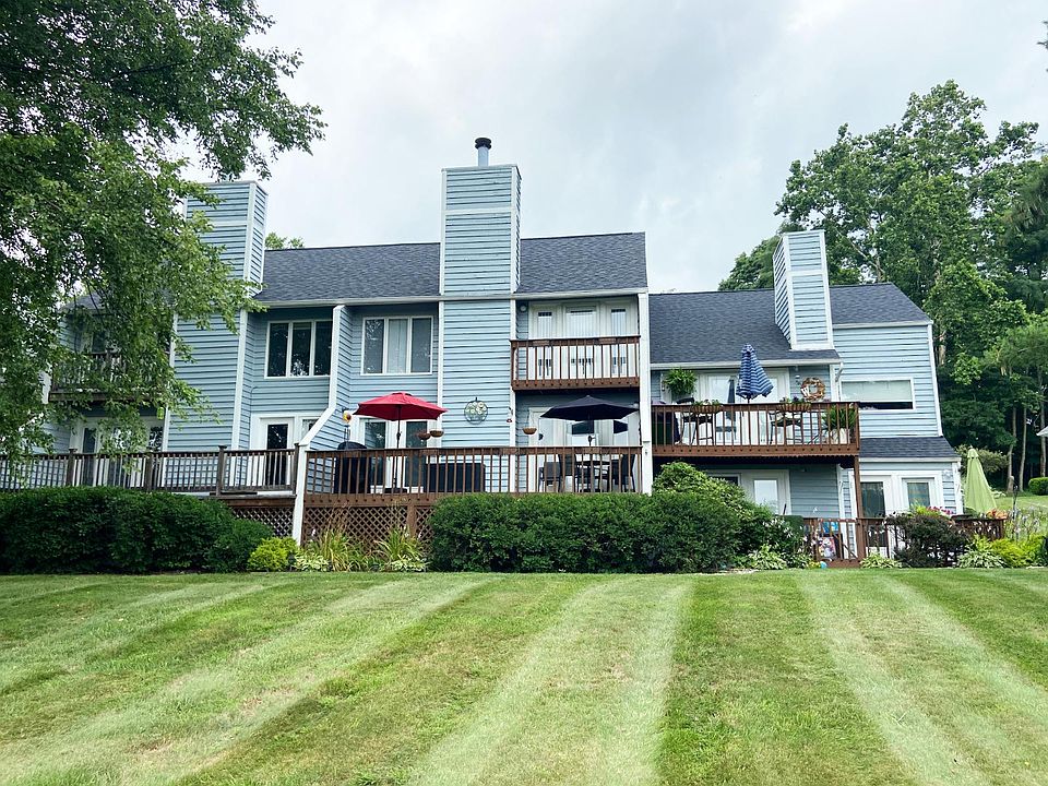 1st image of 9982 Shamrock Ln