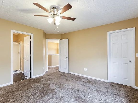 4th image of 2504 42nd St E
