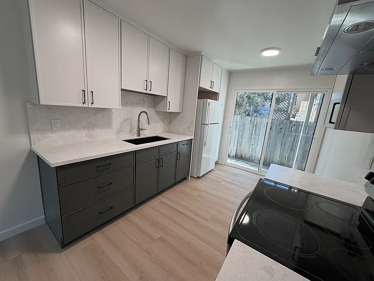 2216 Santa Clara Ave #G — Photo 5