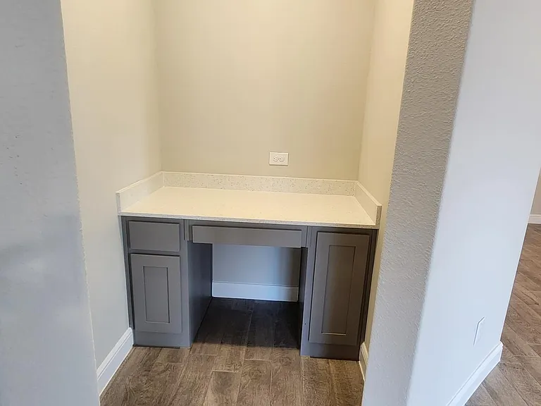 1029 Kirkham Way — Photo 33
