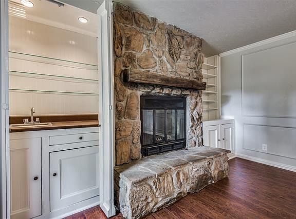 4th image of 1456 Big Bend Dr