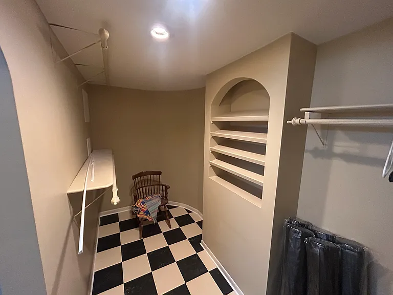 100 W Summit Hill Dr #203 — Photo 9
