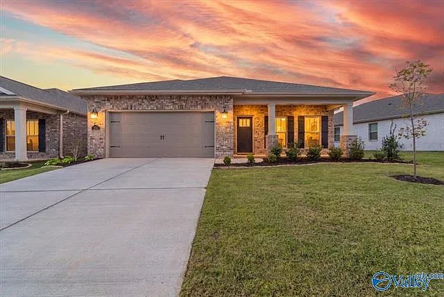 4 bed, 2153 sqft, $2,275 — Photo 1