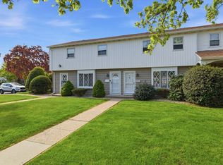 212 Blisswood Village Dr #212, Ludlow, MA 01056