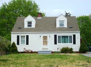 25 Soljer Dr, Waterford, CT 06385