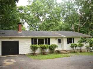 1109 Freda Ln, East Stroudsburg, PA 18301