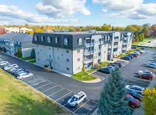 6055 Ellis St #306, Lasalle, ON N9H 2P8