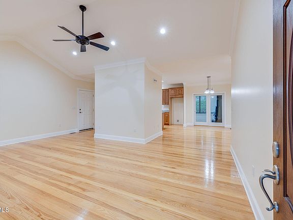 5th image of 1320 Suntree Rd