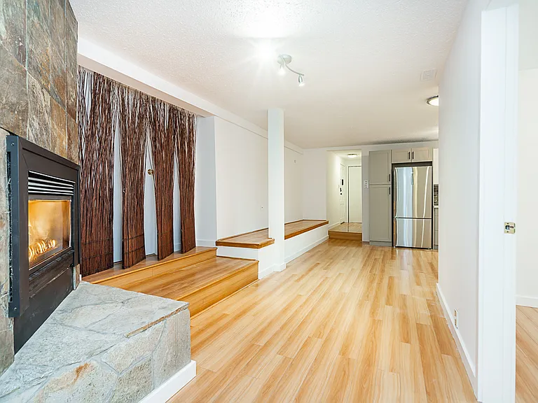 261 Osborne Rd E #2 — Photo 4