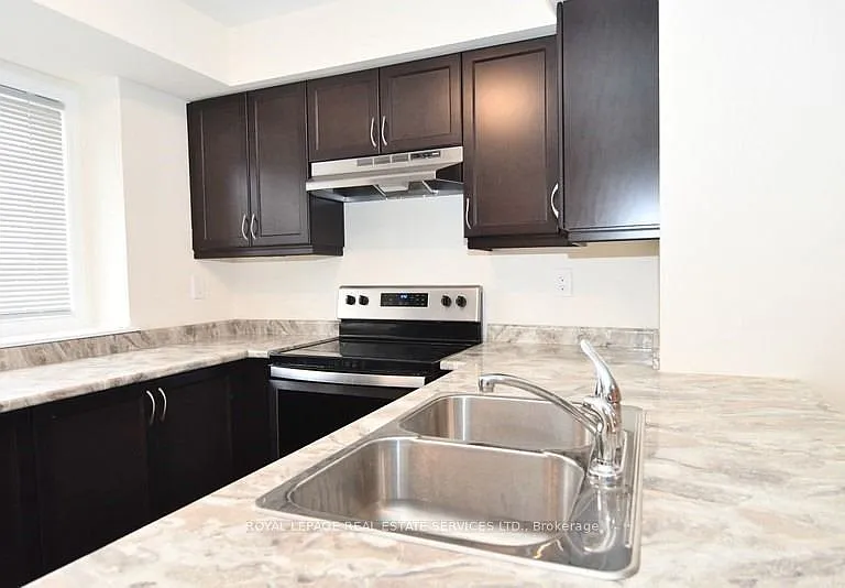 90 Howe Ave — Photo 4