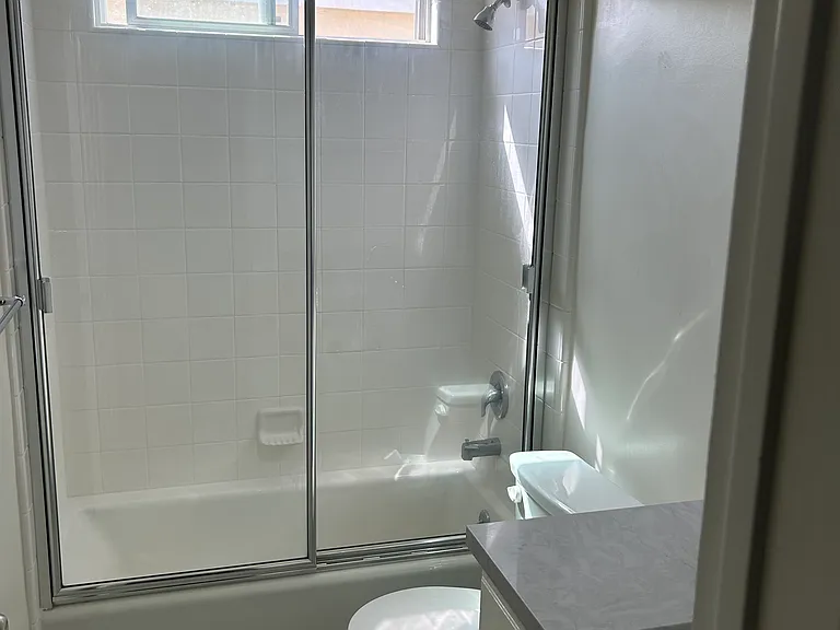 1023 Ocean Park Blvd #15 — Photo 4