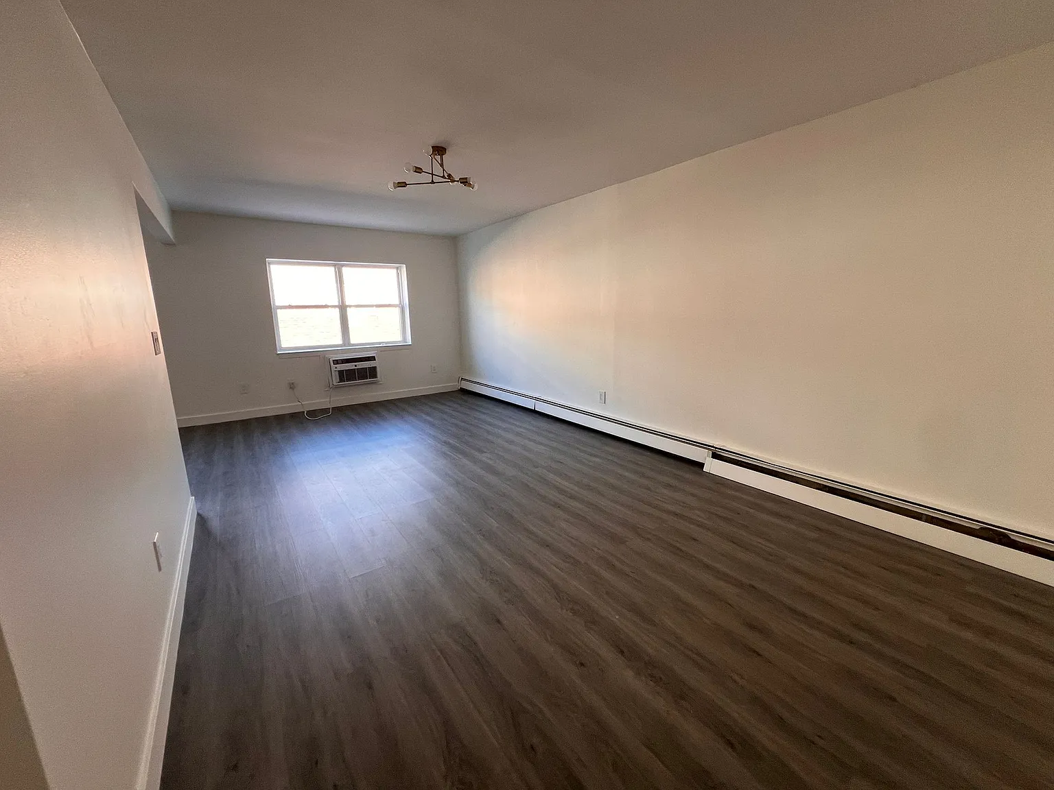 1 bed, 650 sqft, $2,150 — Photo 3