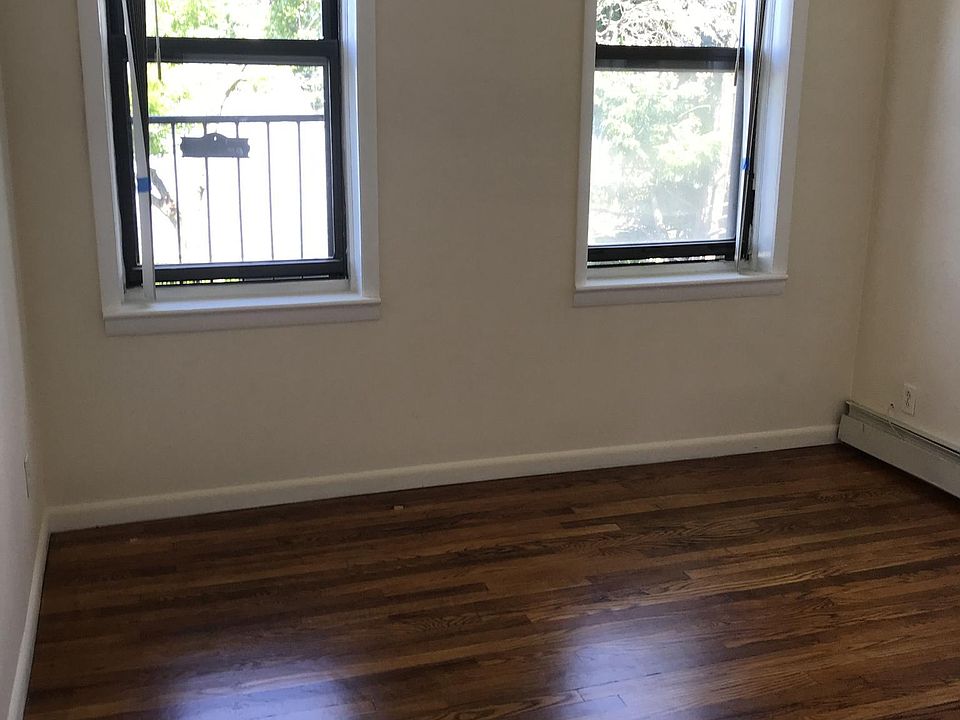 2nd image of 333 2nd Ave APT 35