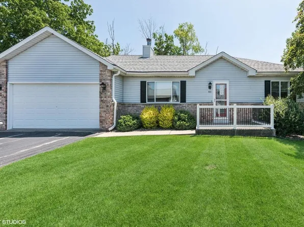 911 Park CIRCLE, Union Grove, WI 53182