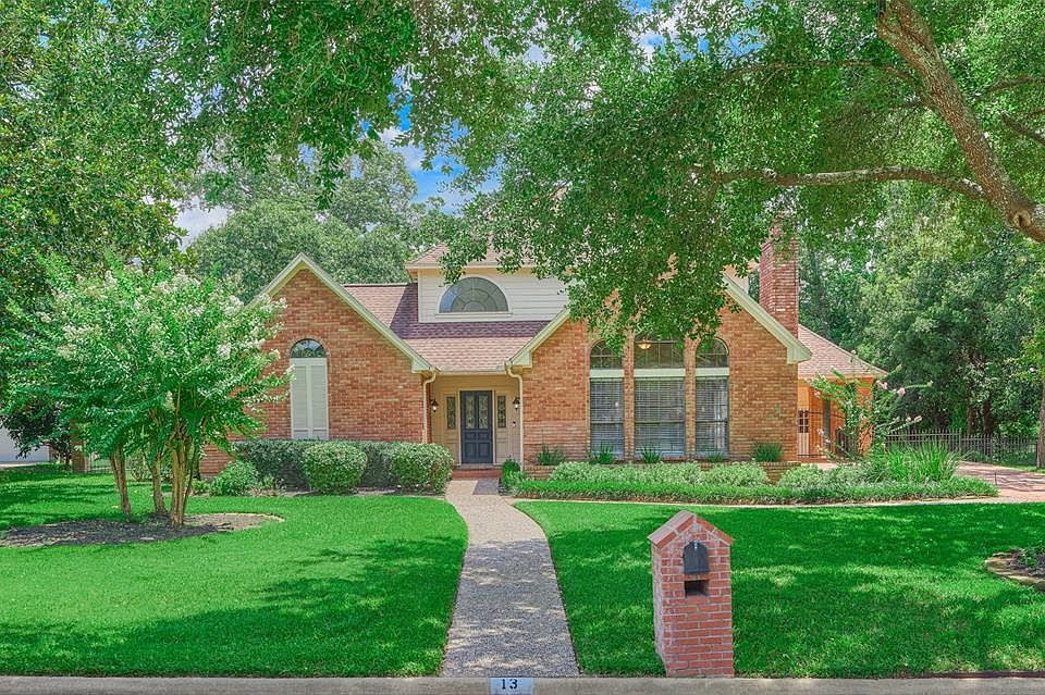 1st image of 13 Woods Estate Dr