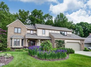 351 Whetstone Dr W, Powell, OH
