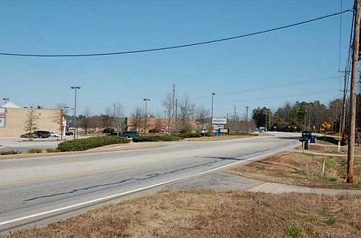 2nd image of 2545 Braselton Hwy