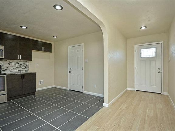 4th image of 2704 Terry Dr