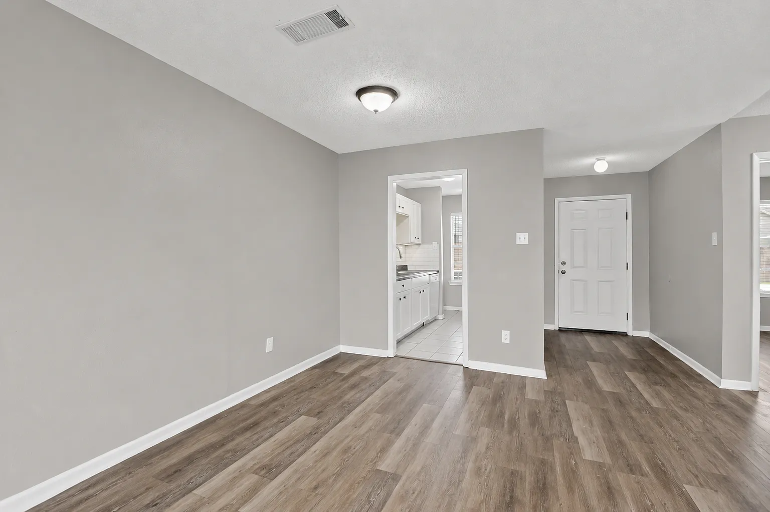 Cole Apartments — Photo 4
