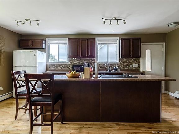 5th image of 146 Wyatt Cres
