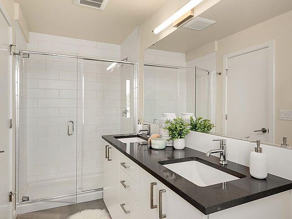 3rd image of 32628 Hemlock Ave SE #1