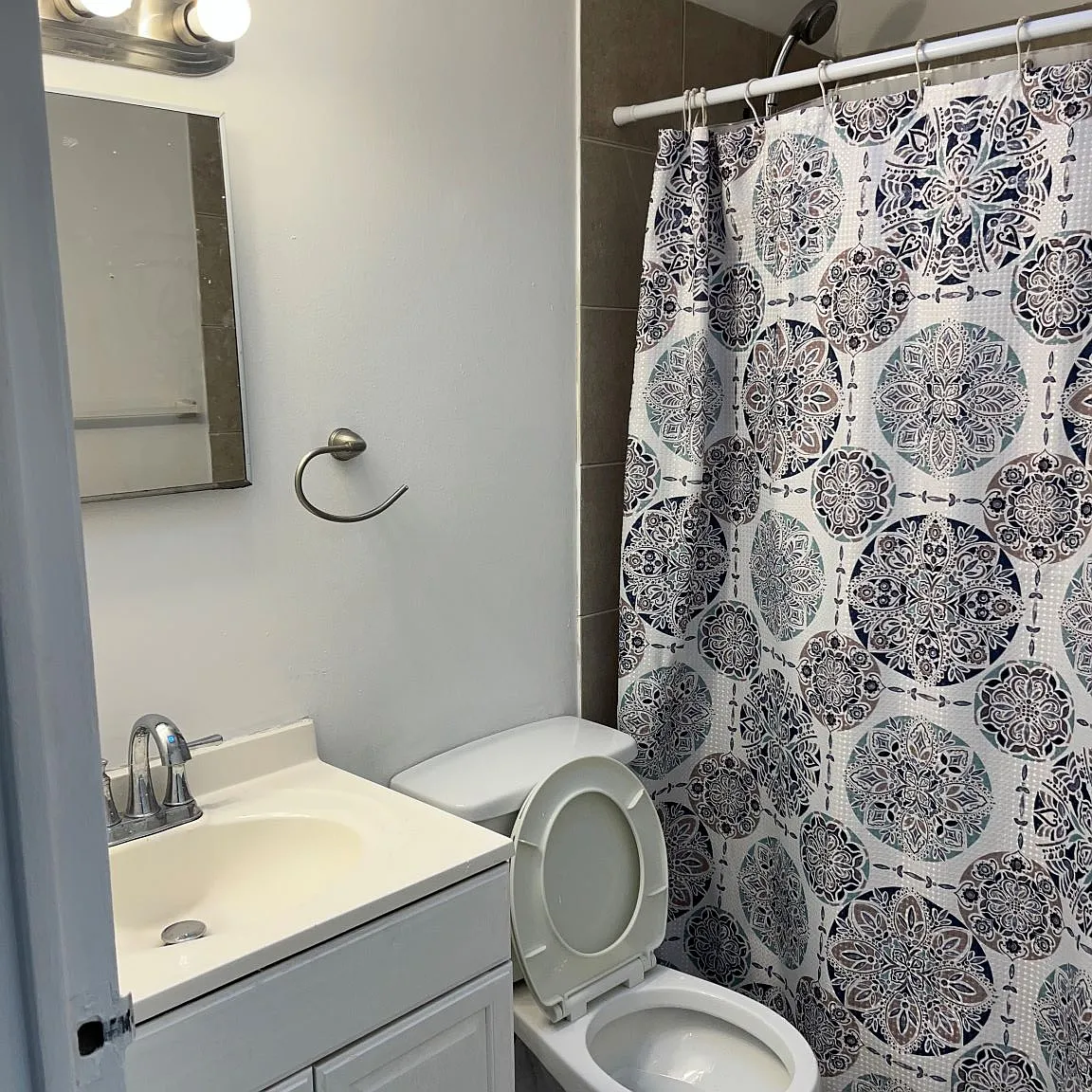 2 bed, 780 sqft, $1,350 — Photo 2
