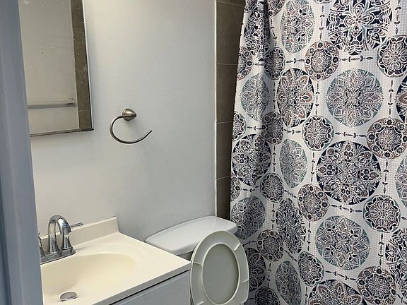 2nd image of 3406 Ashfield Ln Floor 2