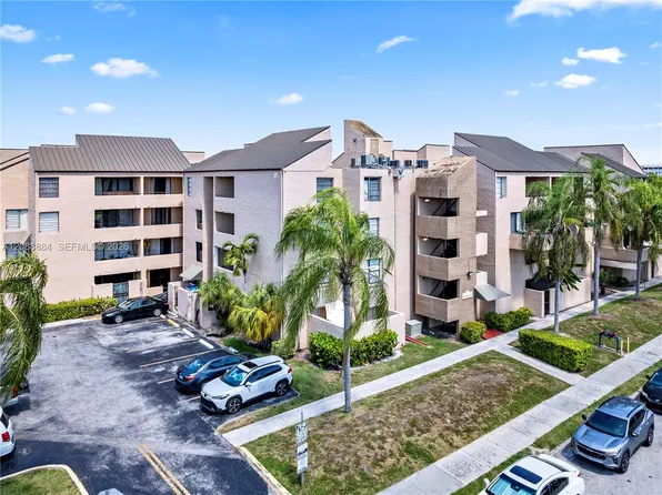 10500 SW 108th Ave APT B211, Miami, FL 33176